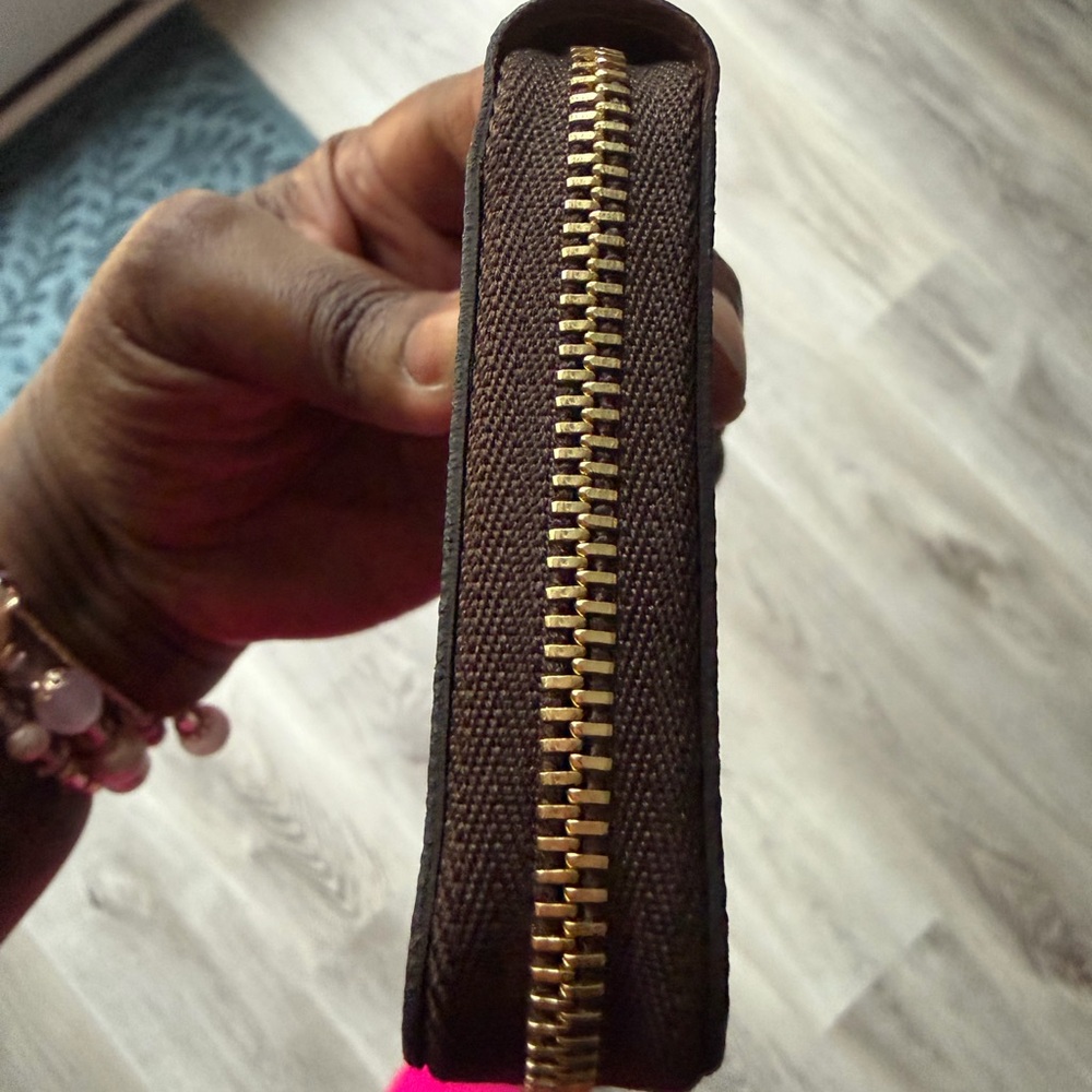 Louis Vuitton Brown Monogram Zip Card & Key Pouch - Picture 2 of 11